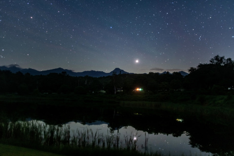 ちかくの旅見本市_夜のまるやち湖.jpg