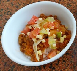 豚肉と野菜がケチャップで和えられています