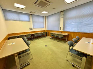 小会議室(学習室).png