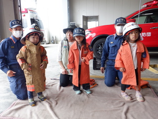 消防士の服を着てみました。