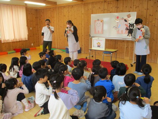 歯の磨き方のを聞いています。