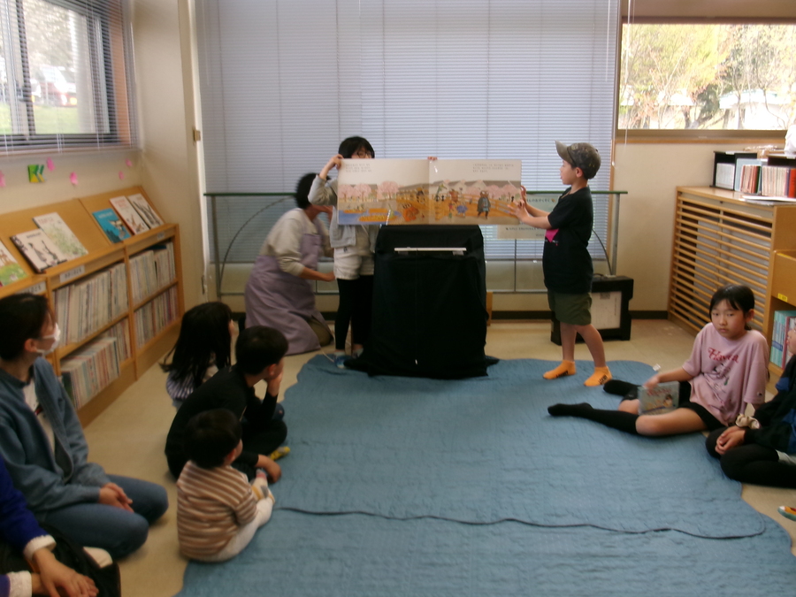 読み聞かせの様子.JPG