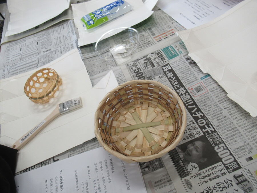 かごは市販のものも利用可能です