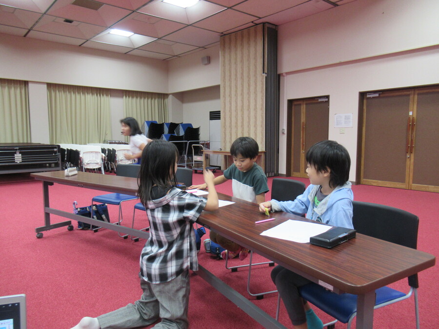 議論はあってもけんかは無く、真剣です