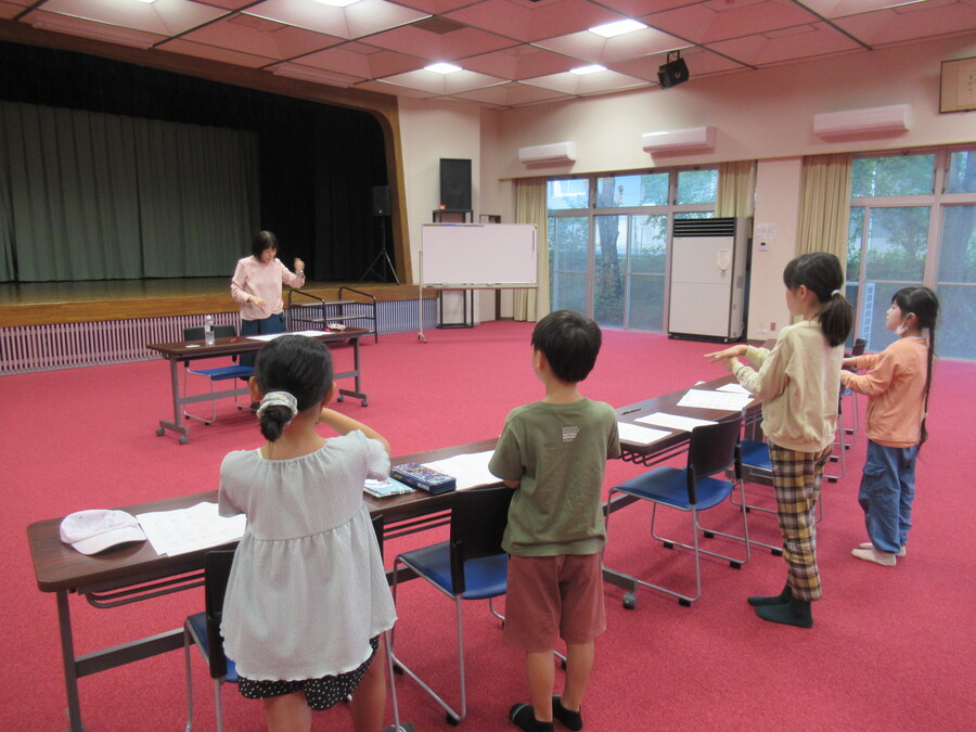 人気の歌を手話で表現